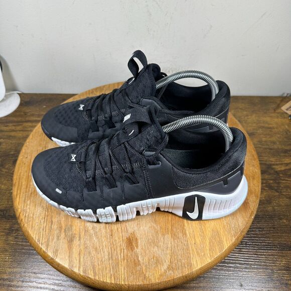 Nike Free Metcon 5 Black White Shoes Sneakers Women's Size 10 DV3950-001 - Picture 3 of 8